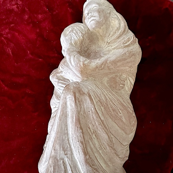 Isabel Bloom mother and child signed and retired piece. Soft pink color - Picture 1 of 10